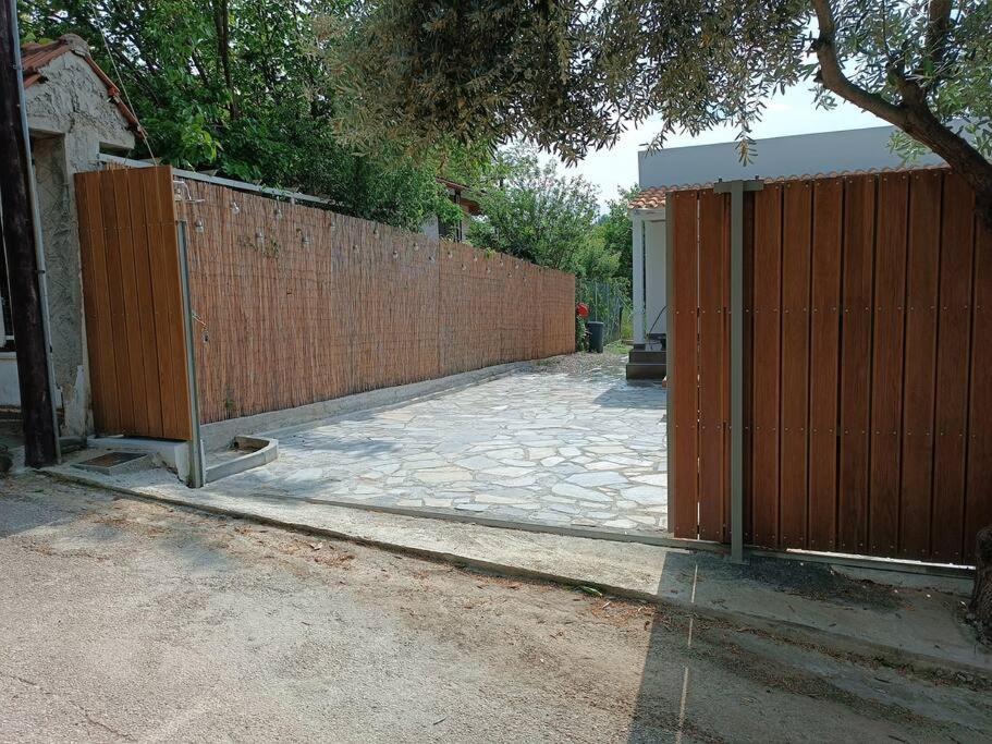 Μοντέρνα Εξοχική Μονοκατοικία Με Ιδιωτική Πισίνα! Khalkoutsion Exterior foto